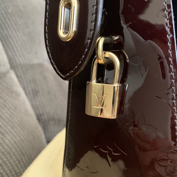 Authentic Louis Vuitton Melrose Avenue Handbag - Picture 8 of 10